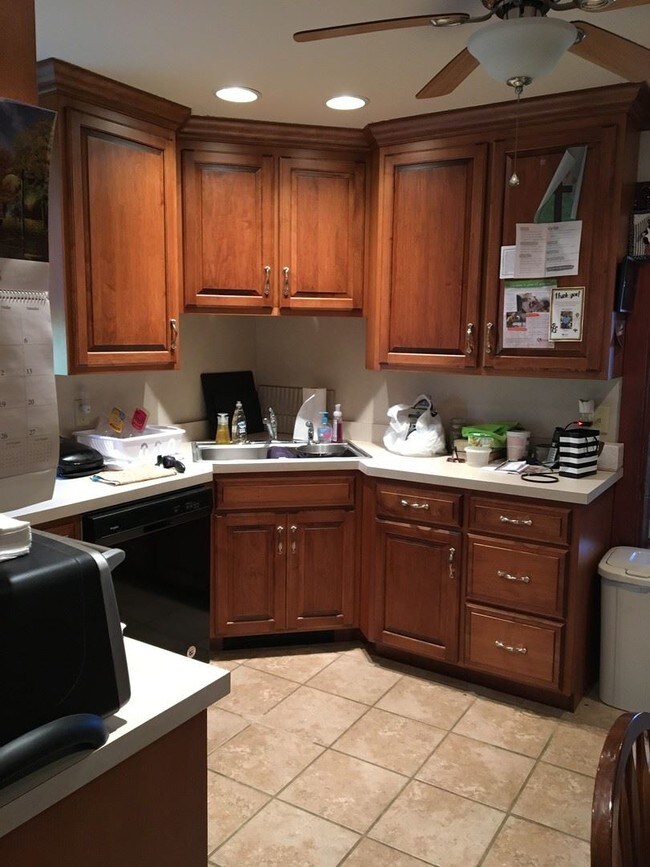 Foto del edificio - 3250 River Rd