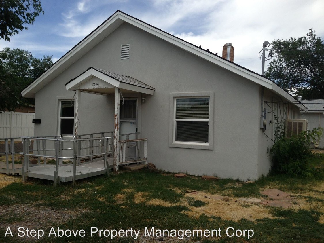 Foto principal - 2 br, 1 bath Apartment - 2616 Elm Avenue