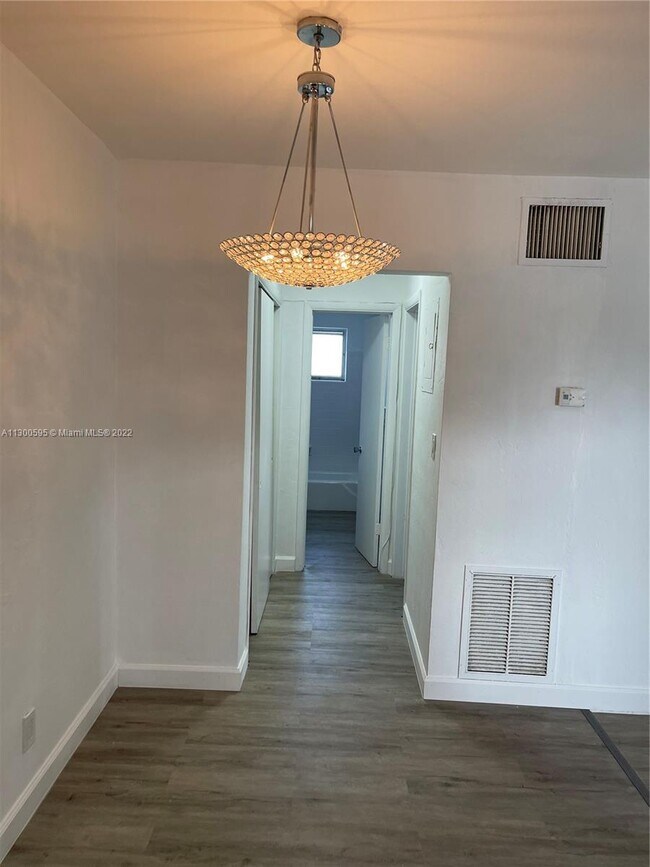 1030 NE 7th Ave Unit 14 - 4