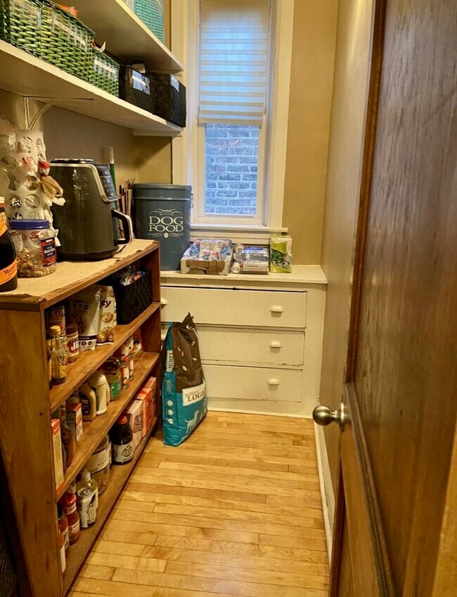 Large Pantry - 2848 W Diversey Ave