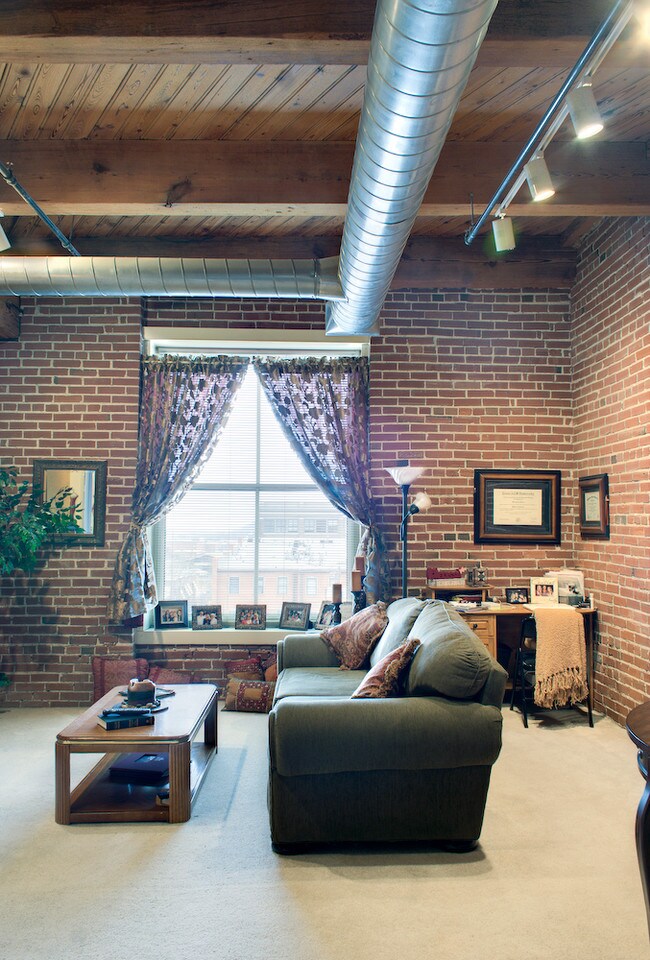 Foto del edificio - 202 W 5th St