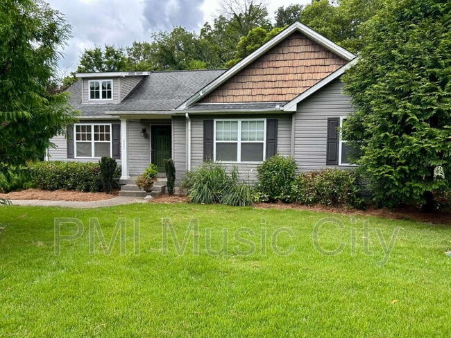 Photo - 225 Hickory Dr House