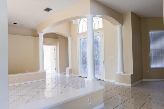 Building Photo - 10406 Canary Isle Dr
