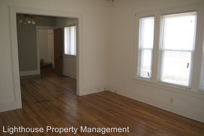 Building Photo - 3 br, 1 bath House - 1425 Tamarack Ave NW