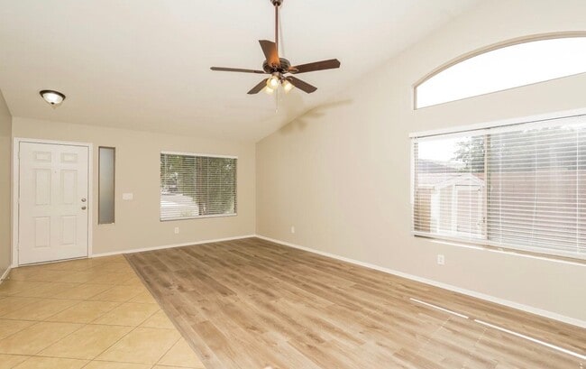 Building Photo - 15890 W Pima St