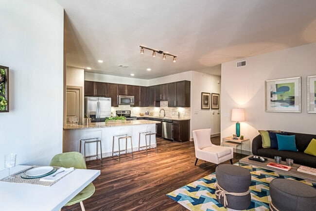 Building Photo - Only $1,314 - MIDTOWN Downtown!!
