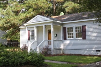 Building Photo - 2206 Grace Ave