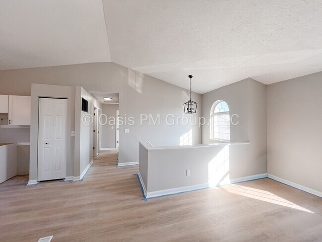 Foto del edificio - 2278 Golden Leaf Ln