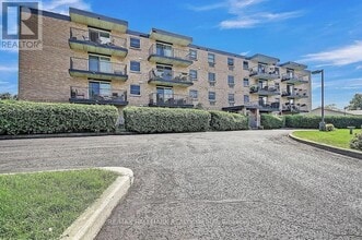 Building Photo - 206 Woodward St