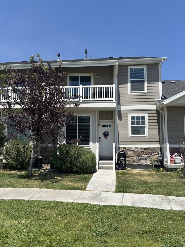 Primary Photo - 1771 E Skyline Dr