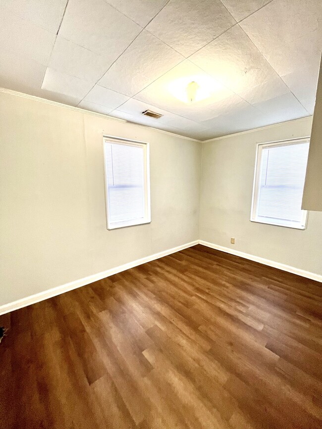 Foto del edificio - 1729 E Franklin St