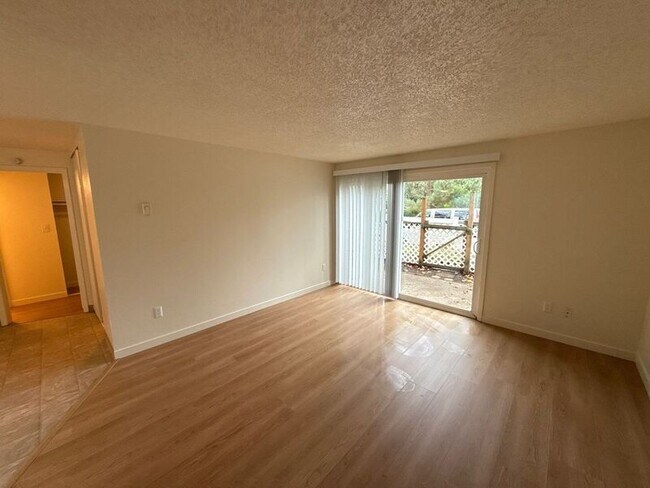 Building Photo - 485 Senate St NW