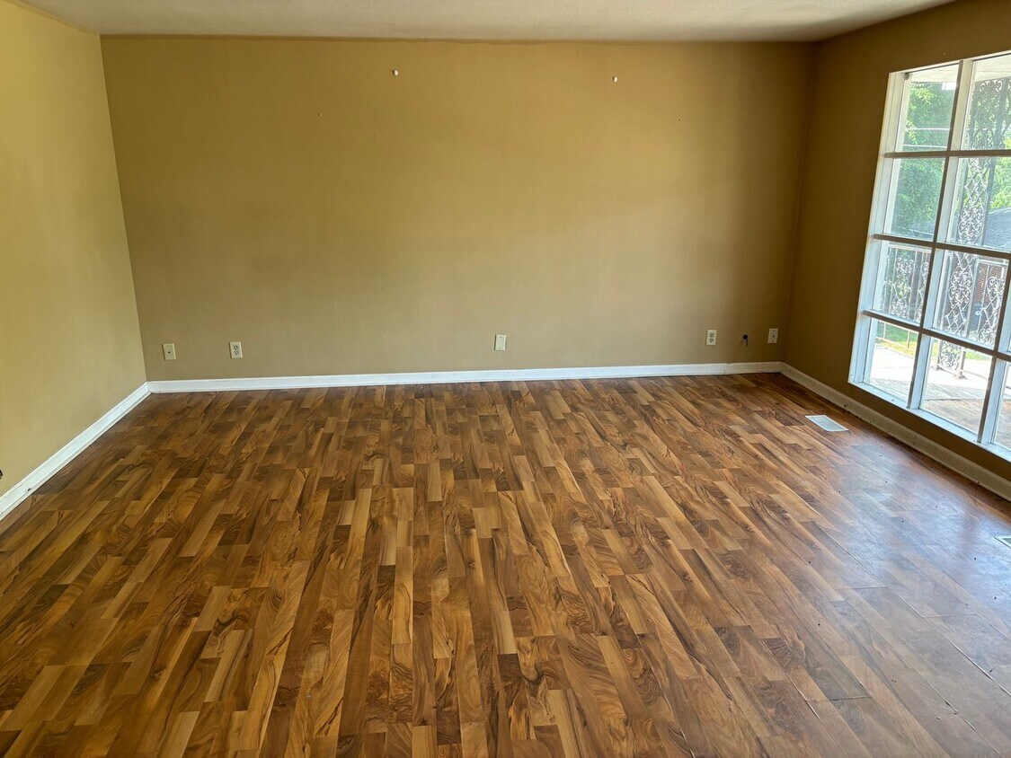 Foto principal - 750 E Shore Dr
