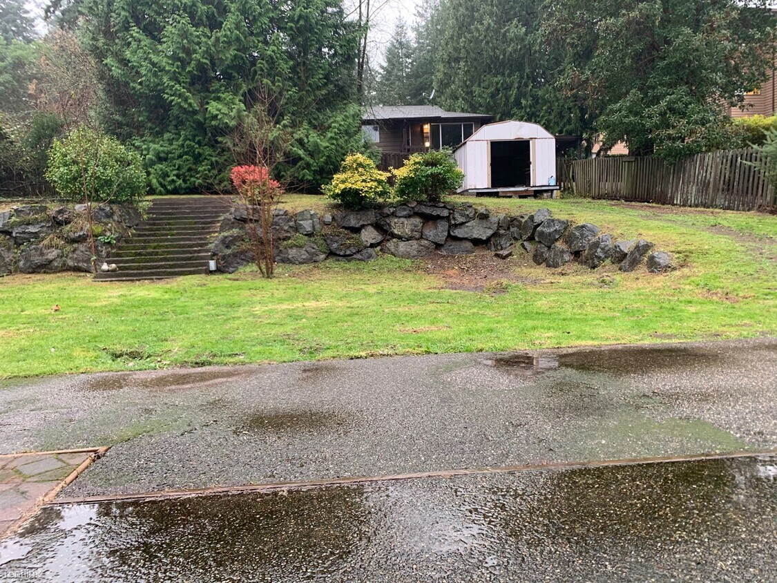 Foto principal - 19915 19th Ave NE