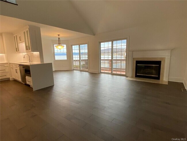 Building Photo - 105 Half Moon Bay Dr