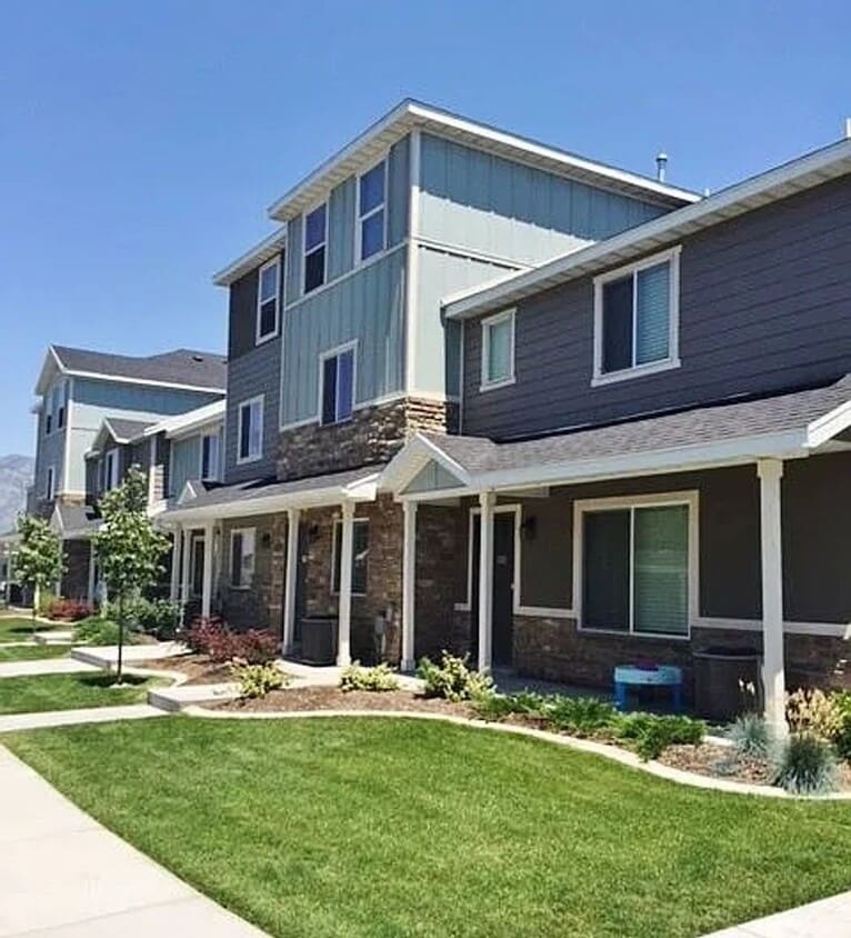 Primary Photo - 3 Bed 2.5 Bath Town Home in Vineyard for Rent