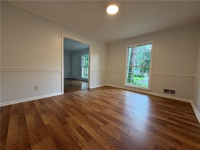 Foto del edificio - 4254 Burleigh Dr