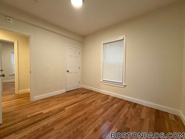 Foto del edificio - 12 Greenwood Pl