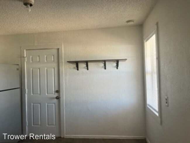 Building Photo - 2 br, 1 bath House - 304 E 31st