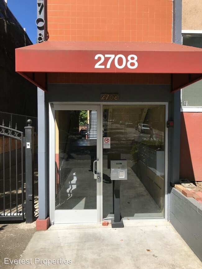 Foto del edificio - 2708 College Ave