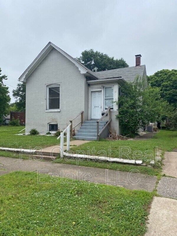 Primary Photo - 2533 E 24th St