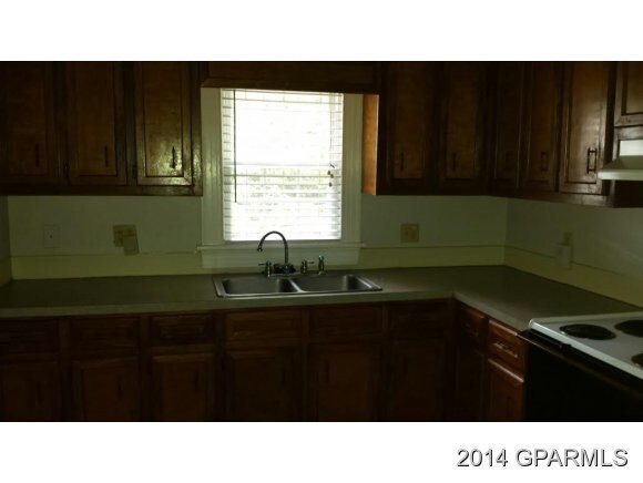 Building Photo - 2531 S Memorial Dr