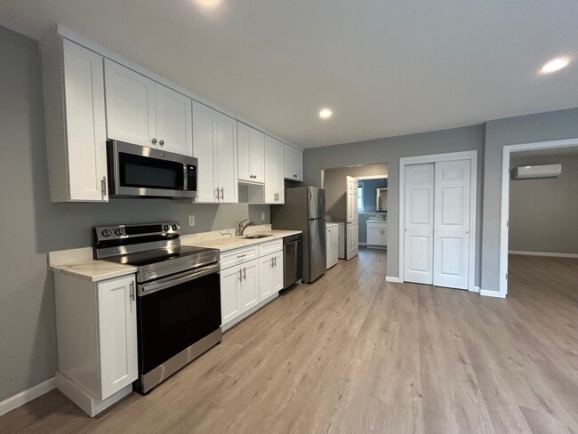 Building Photo - 64 Wooster St