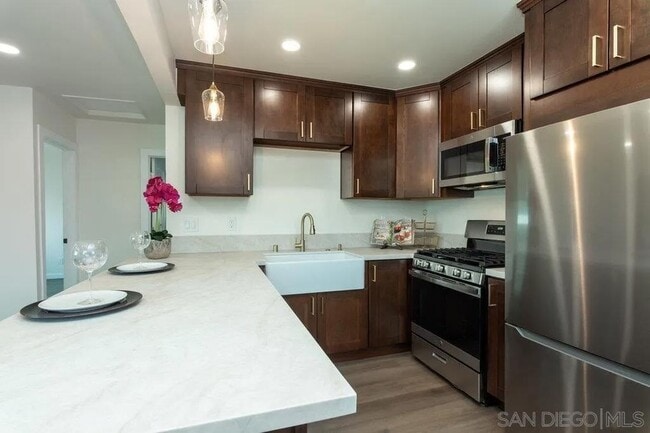 Building Photo - 3590 Madison Ave