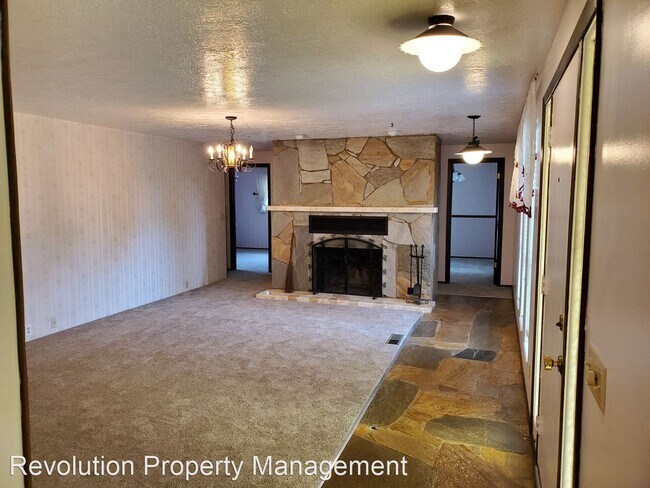Building Photo - 4 br, 2 bath House - 3056 W 6000 S