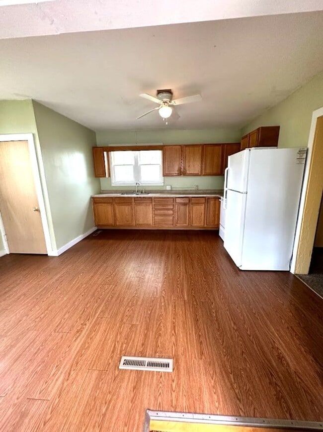 Foto del edificio - 1317 Beltrami Ave NW