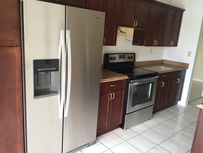Foto del edificio - 5060 Pointe Emerald Ln