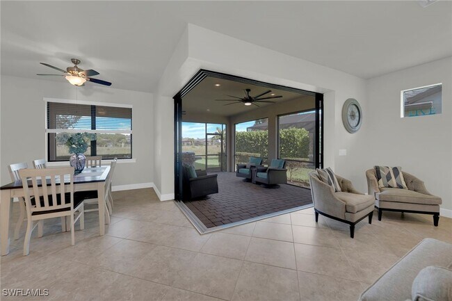 Foto del edificio - 19912 Beverly Park Rd