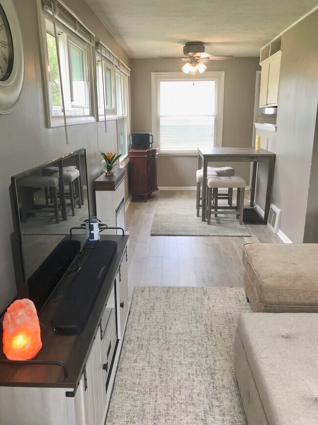 Foto del edificio - 3281 Oakwood Dr
