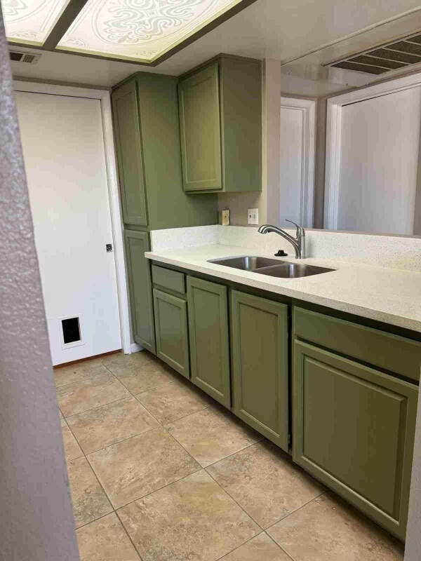 Foto del edificio - 7100 W Pirates Cove Rd
