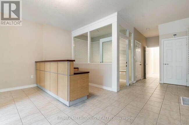 Building Photo - 619-619 Wild Ginger Ave