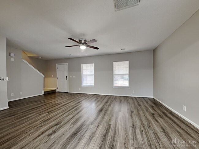 Foto del edificio - 165 Springway Dr