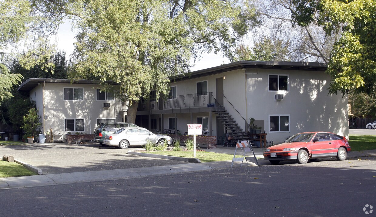 Primary Photo - 639 9th St