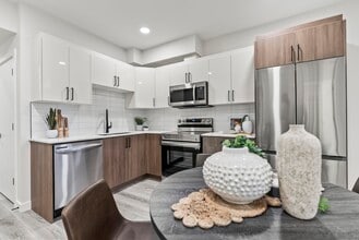 Building Photo - Refinery Townhomes