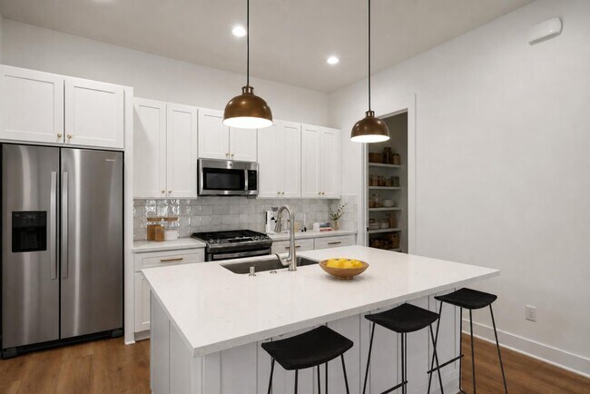 Foto del edificio - 2806 Versailles Oak Ln
