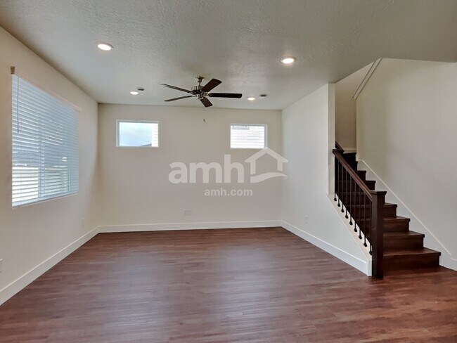 Foto del edificio - 3095 N Picton Ave