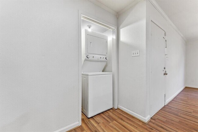 Foto del edificio - 12905 Woodforest Blvd
