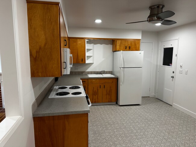 Foto del edificio - 2022 E Woodlawn Dr