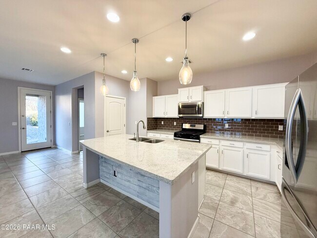 Building Photo - 1216 Brentwood Way