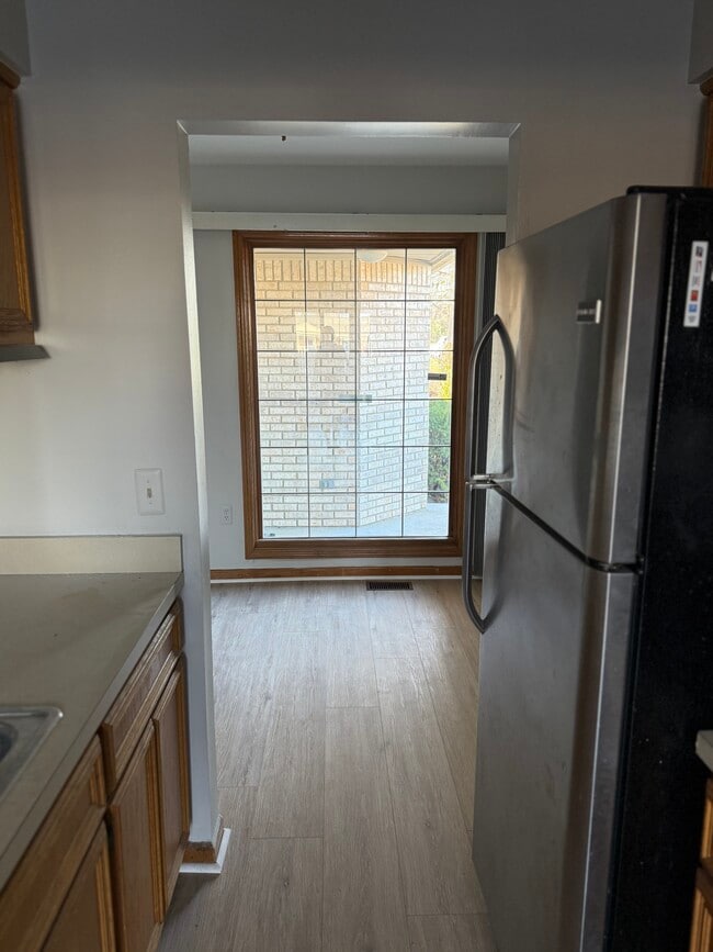 Building Photo - 16891 Penrod Dr