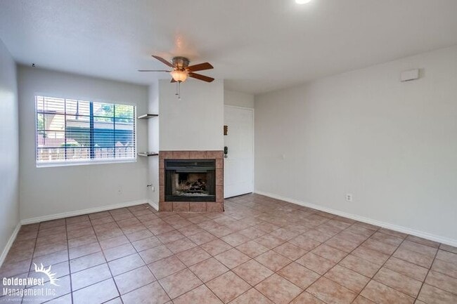 Building Photo - Updated 2Bdm 2Ba Condo in Windsor Chalet C...