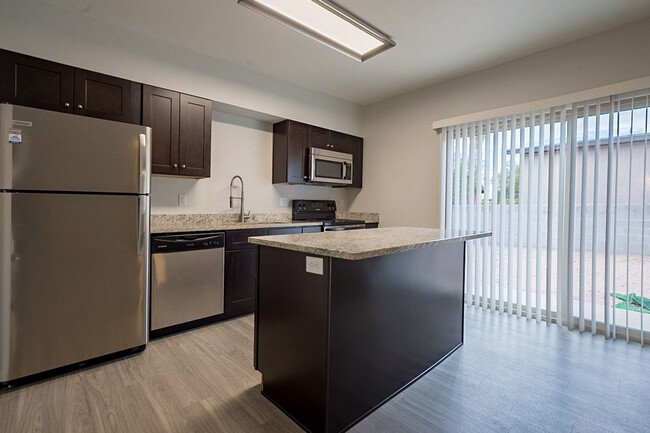 Foto del edificio - 1429 N Highland Ave
