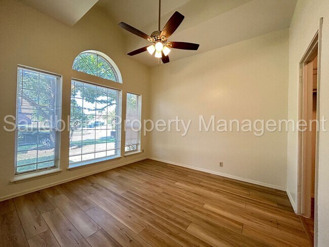 Building Photo - For Lease | South Tulsa - Union Schools | $1800 Rent