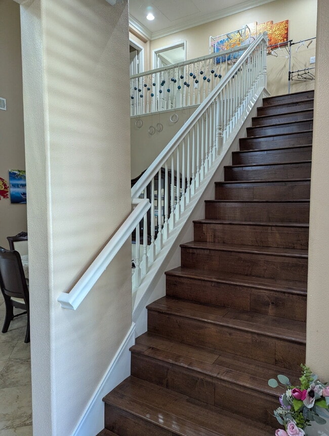 Building Photo - Spacious north Pomona property