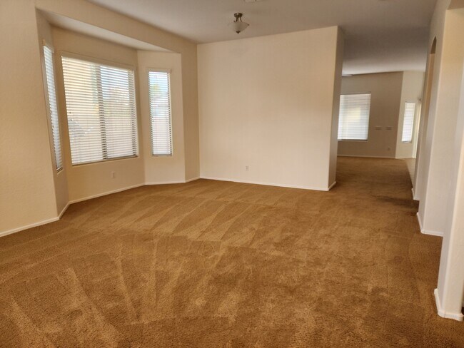 Gran salón - 4073 E Reins Rd