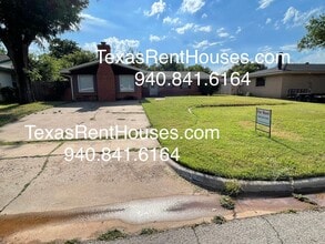 Building Photo - 4705 Florist St